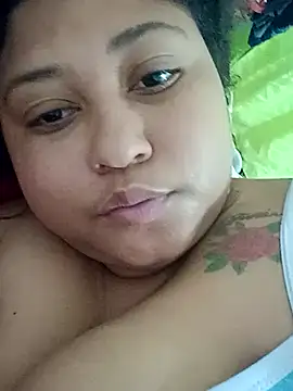 Snapshot of Ayliinn_ chatting on 10-29-25, 07:40 Ayliinn online show from 10-29-25, 07:40