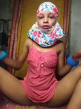 Cutesoma01 online show from 05-05-26, 11:08
