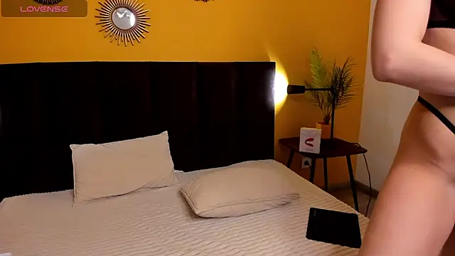 Jessie Curlyy online show from 11-20-25, 02:01