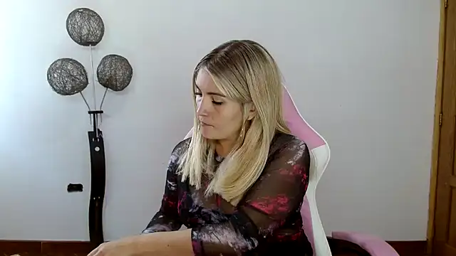 nanis milf online show from 12-19-25, 01:46