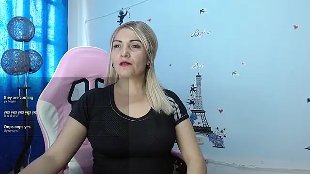 Snapshot of nanis_milf chatting on 03-01-26, 04:18 nanis milf online show from 03-01-26, 04:18