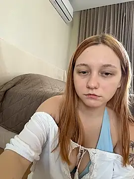 Snapshot of Bonechka chatting on 05-28-26, 09:17 Bonechka online show from 05-28-26, 09:17