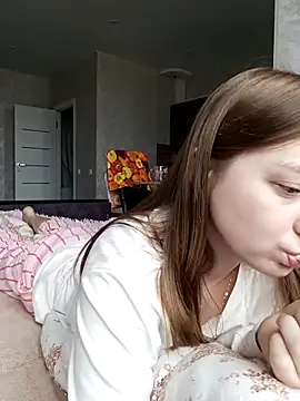 Snapshot of Bonechka chatting on 10-17-25, 07:44 Bonechka online show from 10-17-25, 07:44