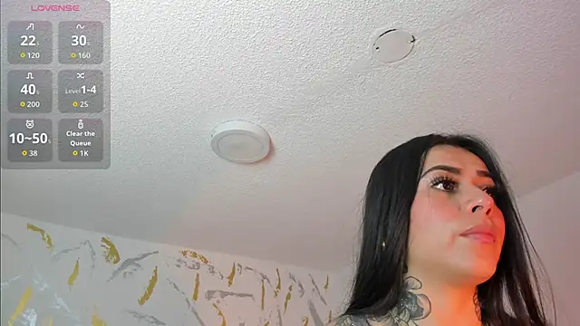 Cristal Velle online show from 04-11-26, 10:19