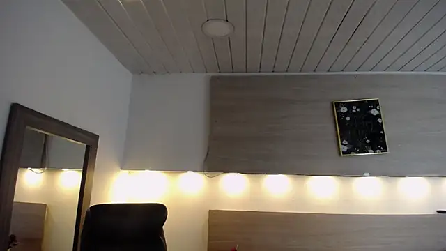 Cristal Velle online show from 10-18-25, 12:29