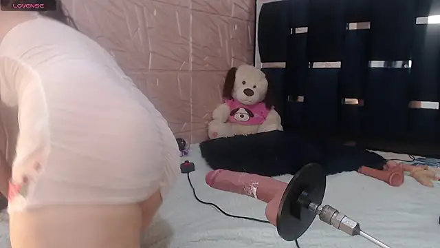 Snapshot of Aleska128 chatting on 10-18-25, 09:11 Aleska128 online show from 10-18-25, 09:11