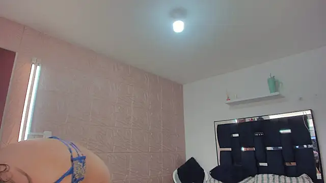 Snapshot of Aleska128 chatting on 03-07-25, 06:54 Aleska128 online show from 03-07-25, 06:54