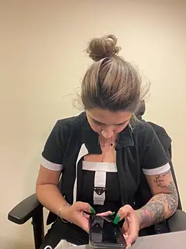 Isabella Varella online show from 03-02-26, 12:23