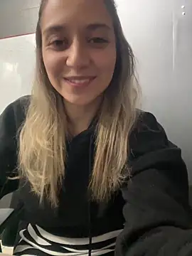 Isabella Varella online show from 02-04-26, 12:44