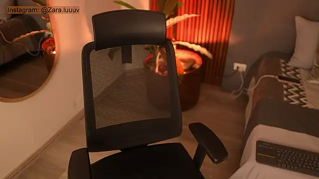 ZaraLuuv online show from 09-09-25, 03:54