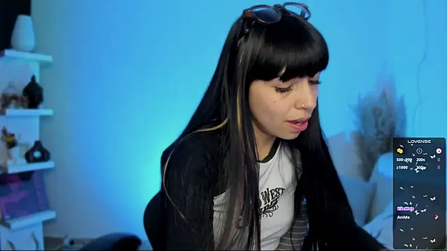 Saraa Desiree online show from 12-17-25, 10:48