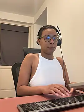 Melia Rayne online show from 06-11-26, 09:39