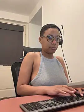 Melia Rayne online show from 04-15-26, 09:26