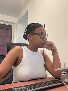 Melia Rayne online show from 04-22-26, 09:16