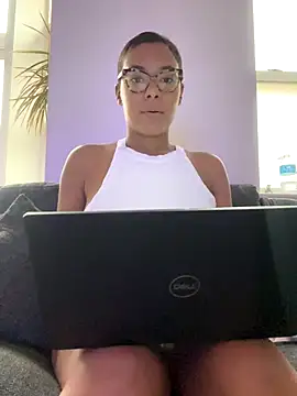 Melia Rayne online show from 10-08-25, 10:50