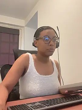 Melia Rayne online show from 04-21-26, 09:38