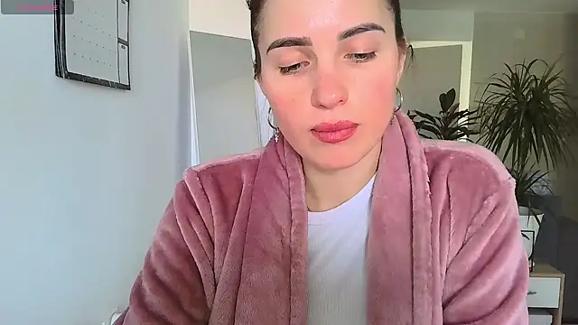 neferutt online show from 02-17-26, 01:19