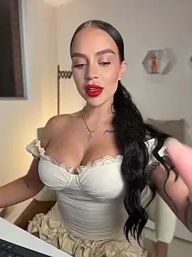Snapshot of ValentinaMilann chatting on 05-22-26, 12:52 ValentinaMilann online show from 05-22-26, 12:52