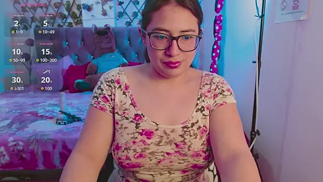 Snapshot of Anny__cute chatting on 10-08-25, 08:42 Anny cute online show from 10-08-25, 08:42