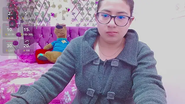 Snapshot of Anny__cute chatting on 09-20-25, 12:10 Anny cute online show from 09-20-25, 12:10