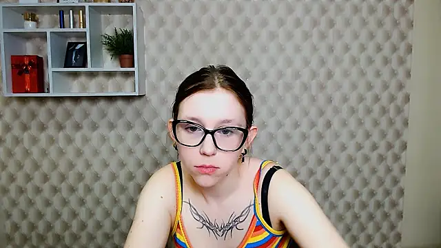 Snapshot of _MiraGold_ chatting on 11-14-25, 07:12 MiraGold online show from 11-14-25, 07:12