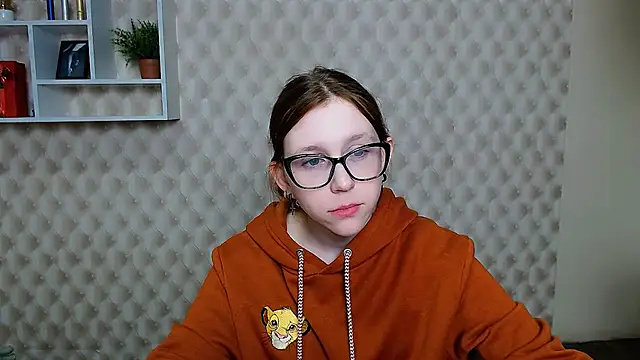 Snapshot of _MiraGold_ chatting on 11-12-25, 07:23 MiraGold online show from 11-12-25, 07:23