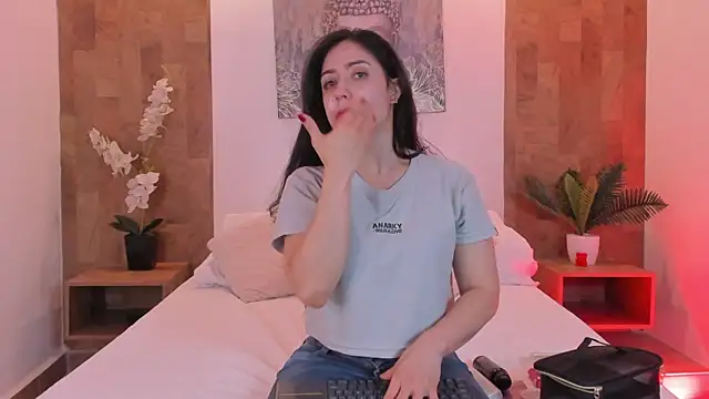 isabella winkler online show from 07-06-26, 10:44