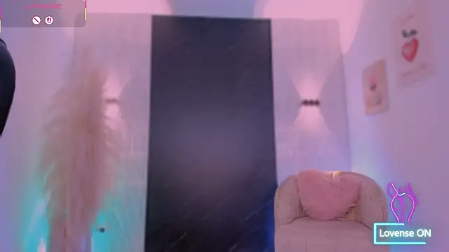 Snapshot of IvyJonesX chatting on 07-12-26, 05:36 IvyJonesX online show from 07-12-26, 05:36