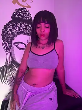 SarahLynn7 online show from 05-18-26, 05:40