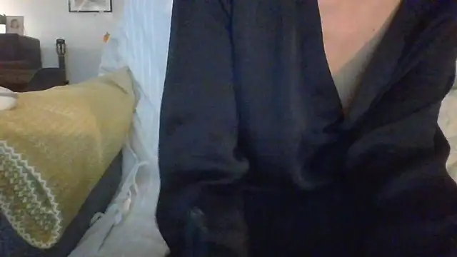 Valentinette online show from 10-28-25, 10:31