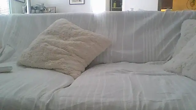 Valentinette online show from 10-12-25, 12:17