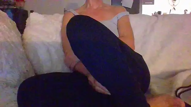 Valentinette online show from 12-20-25, 09:06