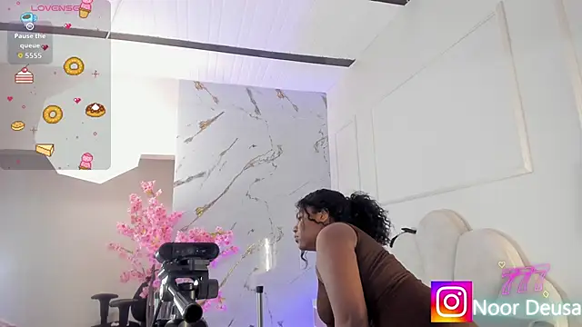 Candaceoweens online show from 04-05-26, 03:46