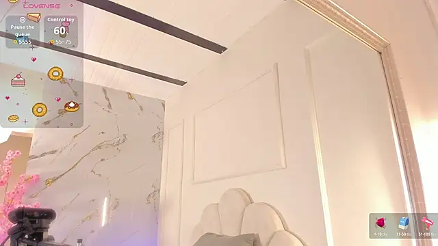 Candaceoweens online show from 06-19-26, 03:45