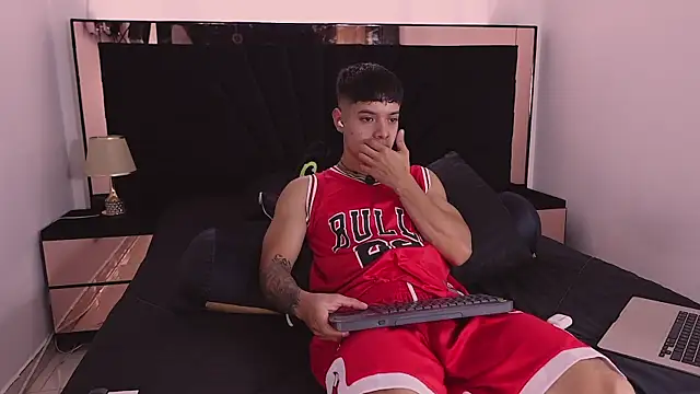 ErosKhaos online show from 12-01-25, 04:52