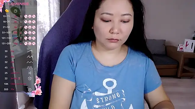 Snapshot of LisaAsianFlower chatting on 11-05-25, 06:49 LisaAsianFlower online show from 11-05-25, 06:49