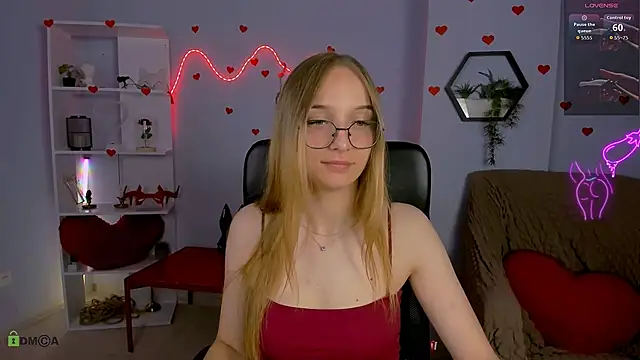 Snapshot of kiki_swan chatting on 05-19-26, 08:38 kiki swan online show from 05-19-26, 08:38