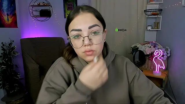 Snapshot of kiki_swan chatting on 01-19-26, 06:50 kiki swan online show from 01-19-26, 06:50