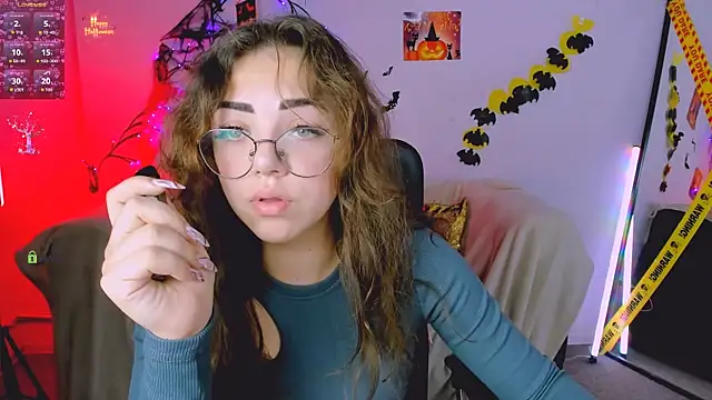 kiki swan online show from 10-30-25, 10:02