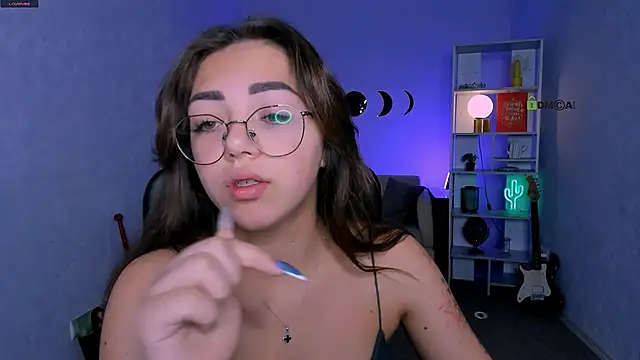 kiki swan online show from 11-14-25, 06:39