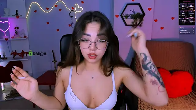 Snapshot of kiki_swan chatting on 04-13-26, 09:24 kiki swan online show from 04-13-26, 09:24