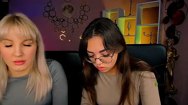 kiki swan online show from 12-19-25, 06:38