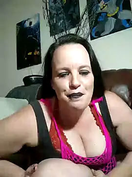 Snapshot of cattlegurl chatting on 10-06-25, 03:51 cattlegurl online show from 10-06-25, 03:51