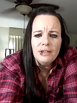 Snapshot of cattlegurl chatting on 03-04-25, 11:08 cattlegurl online show from 03-04-25, 11:08