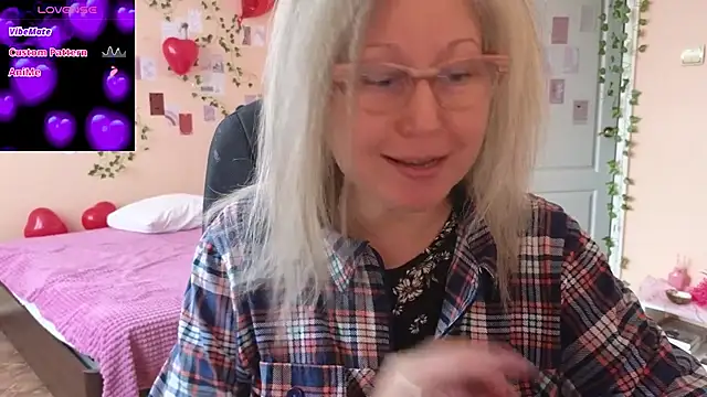 Wane Witch online show from 02-15-26, 07:09