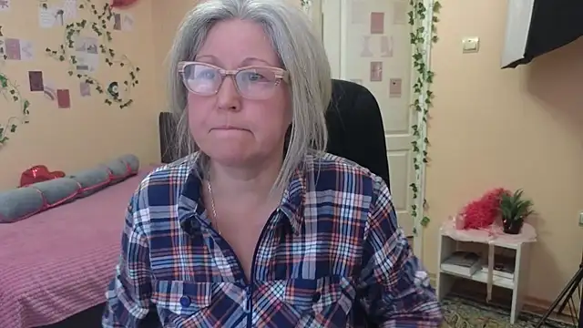 Wane Witch online show from 04-12-26, 04:32