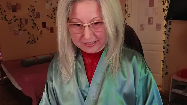 Wane Witch online show from 04-19-26, 07:27