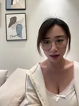 Snapshot of TOP_yoyo chatting on 12-19-25, 10:06 TOP yoyo online show from 12-19-25, 10:06