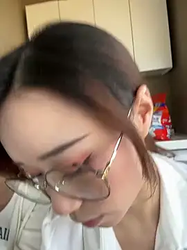 Snapshot of TOP_yoyo chatting on 12-15-25, 09:26 TOP yoyo online show from 12-15-25, 09:26