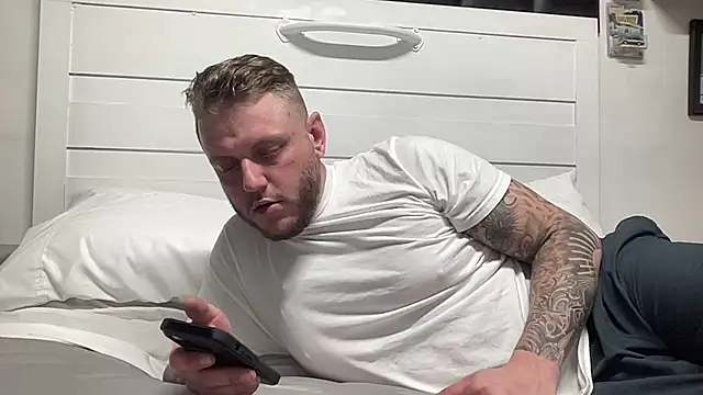 Snapshot of Thegreatwhitepipe chatting on 09-26-25, 11:39 Thegreatwhitepipe online show from 09-26-25, 11:39